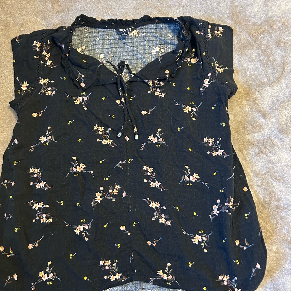 Buffalo David Bitton Black Floral Blouse